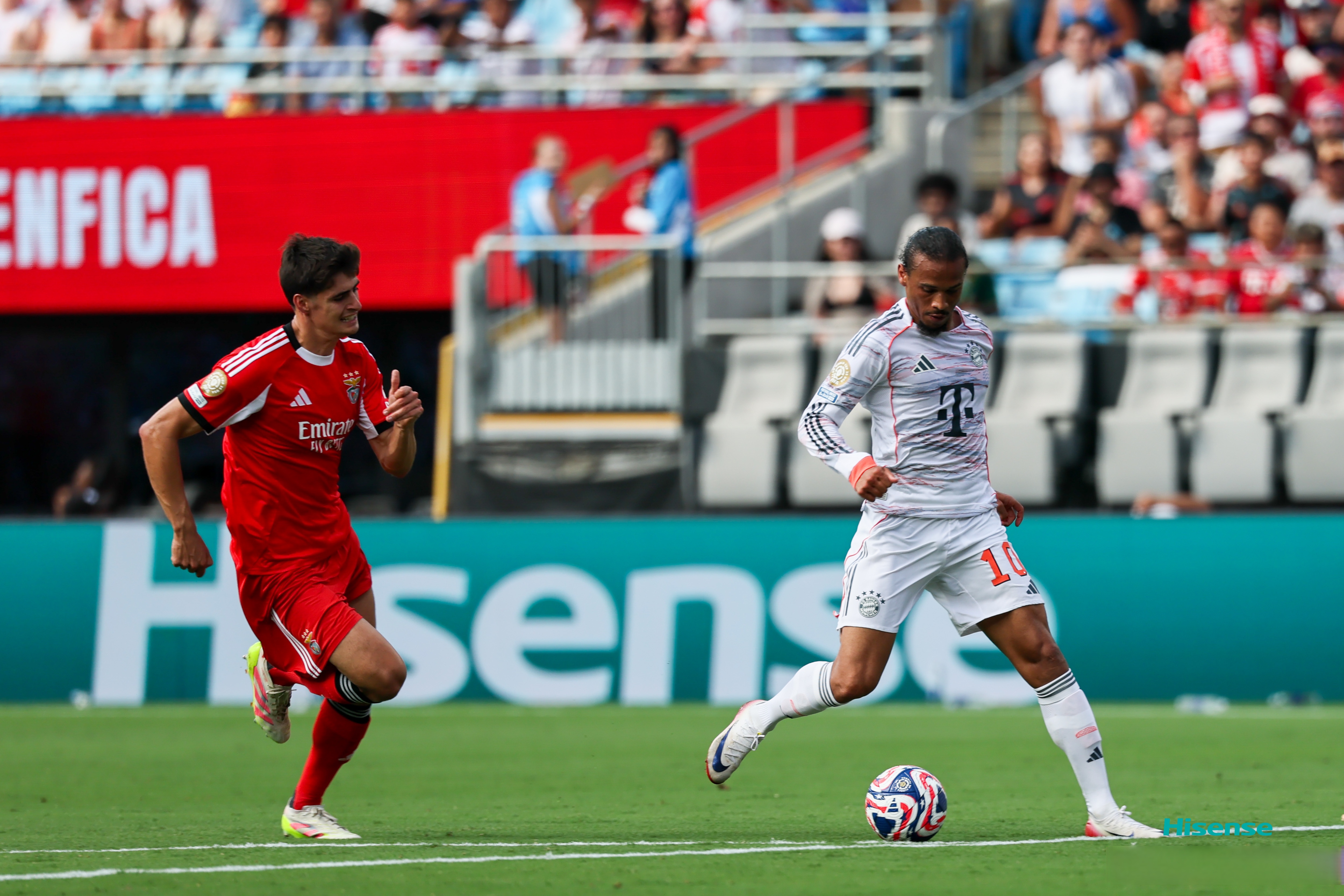 荷甲赛程吃紧;曼联今晚防线松动;赛场秩序良好;球探报告显示潜力的简单介绍 荷甲赛程吃紧;曼联今晚防线松动;赛场秩序良好;球探报告显示潜力的简单介绍