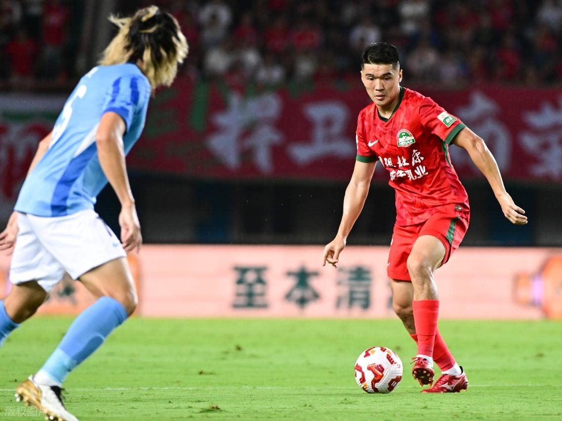 包含中超倒计时，北京首钢赛后调整名单，细节引发关注，管理层满意，阵容厚度经受考验的词条